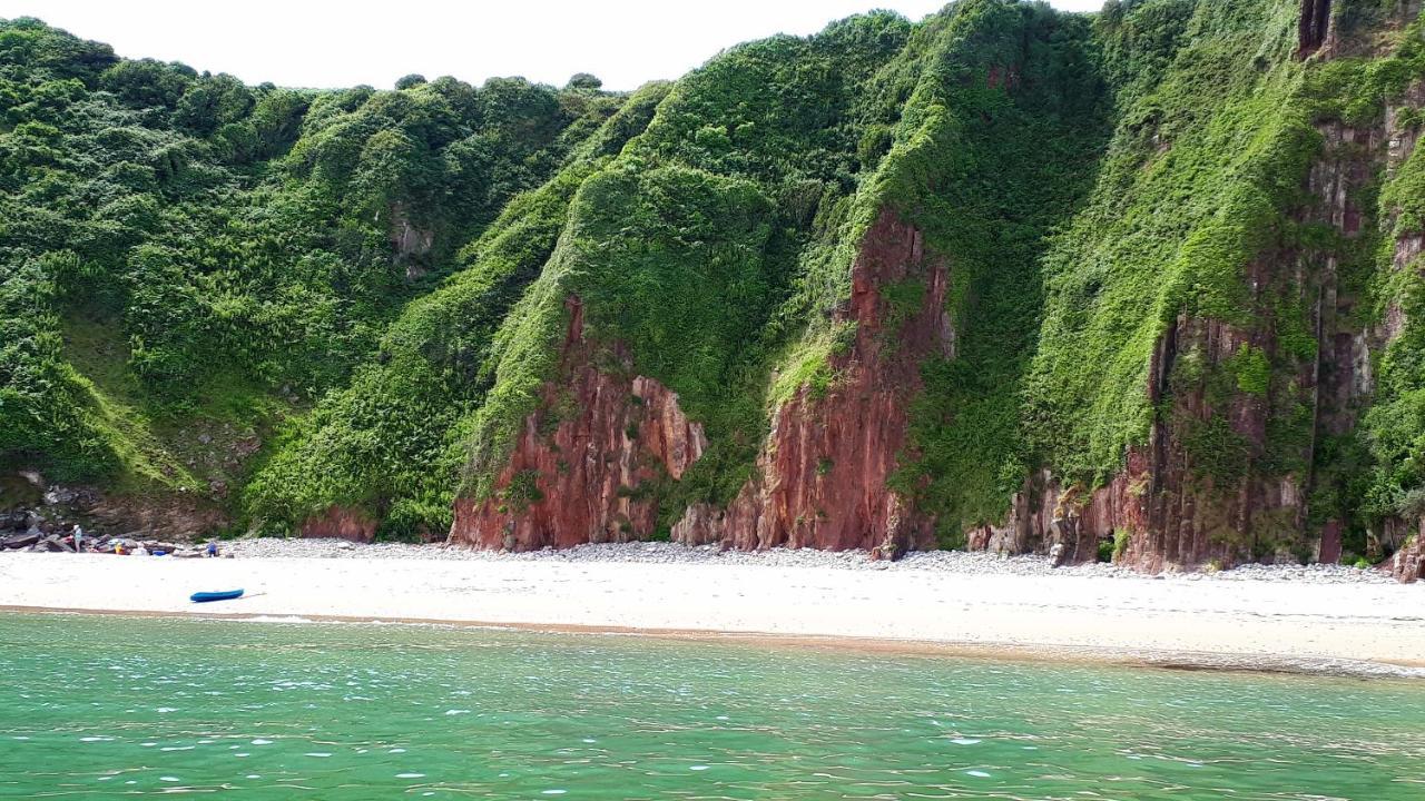A Beach Holiday In Pembrokeshire Экстерьер фото