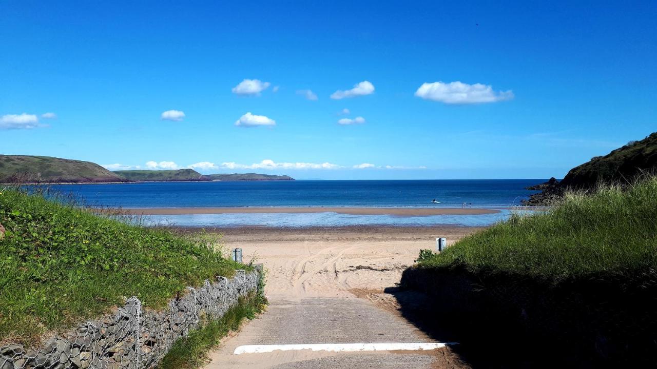 A Beach Holiday In Pembrokeshire Экстерьер фото