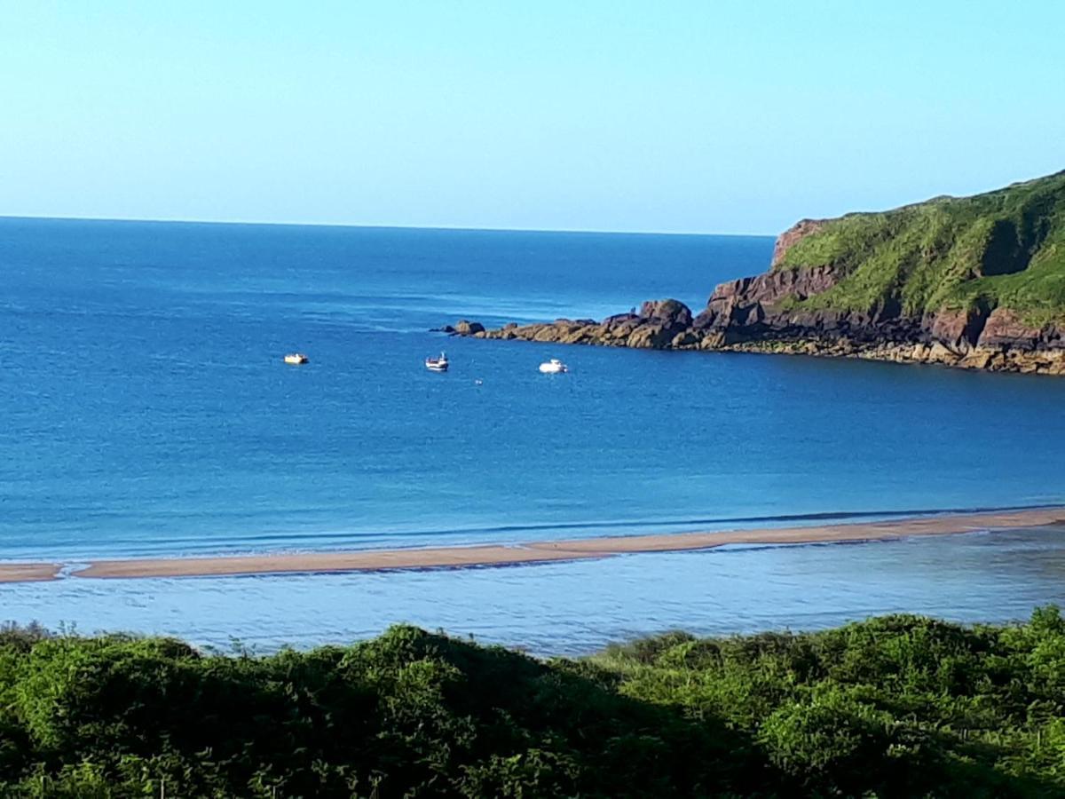 A Beach Holiday In Pembrokeshire Экстерьер фото