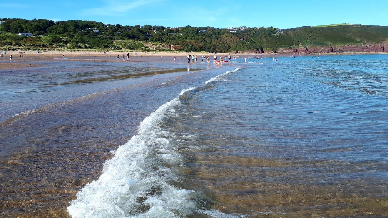 A Beach Holiday In Pembrokeshire Экстерьер фото