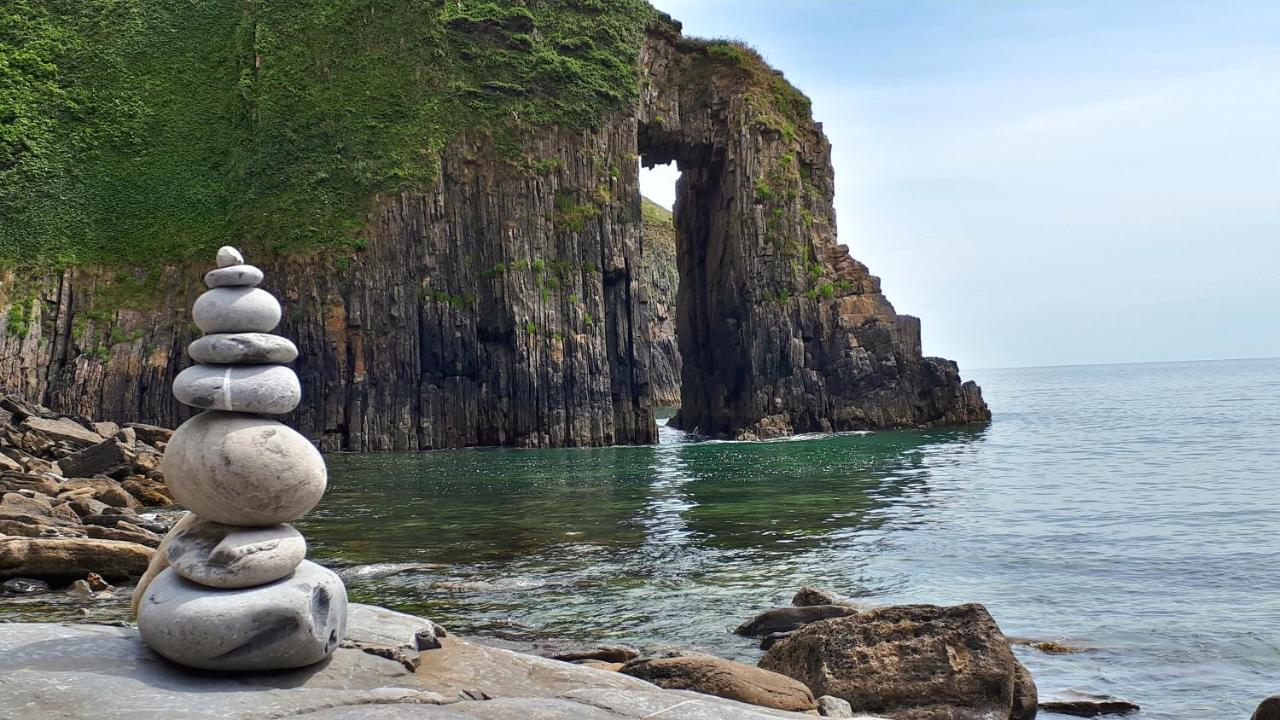A Beach Holiday In Pembrokeshire Экстерьер фото